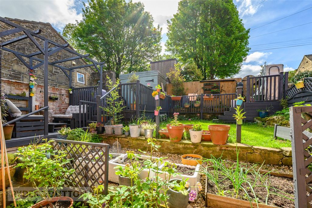 Property photo 2 of 25 Rear Garden