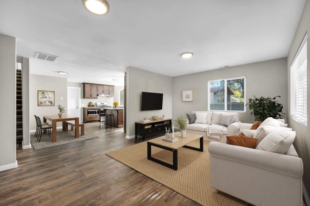 Property photo 1 of 27