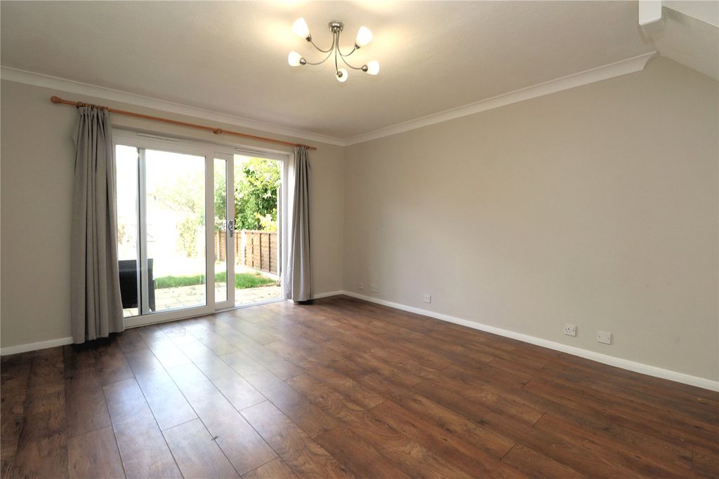 Property photo 2 of 12 Picture No. 10