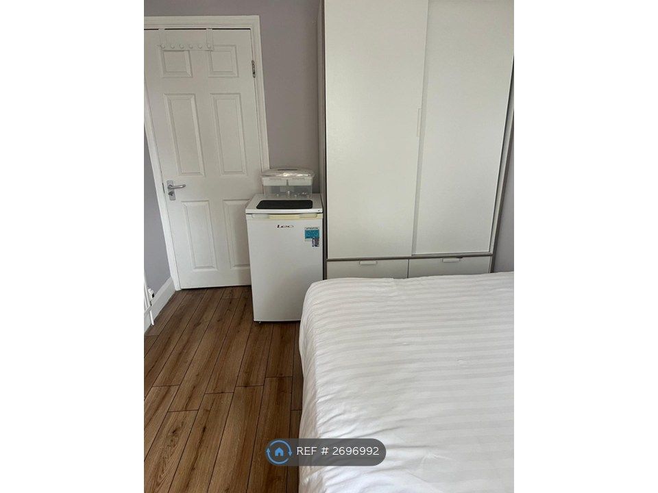 Property photo 3 of 16 Room 1