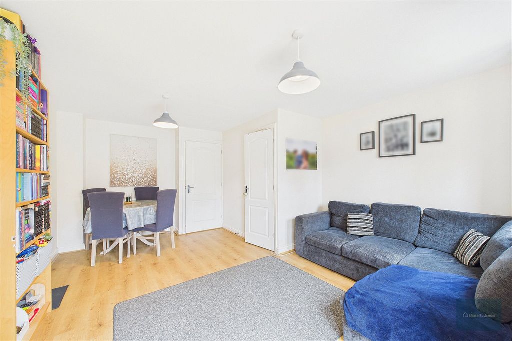 Property photo 3 of 18 Picture No. 12