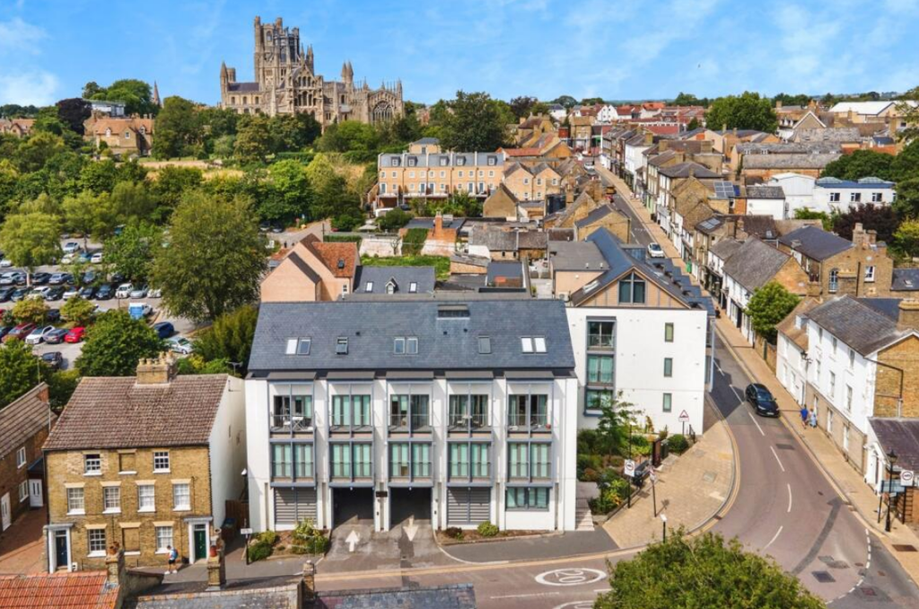 Property photo 1 of 9