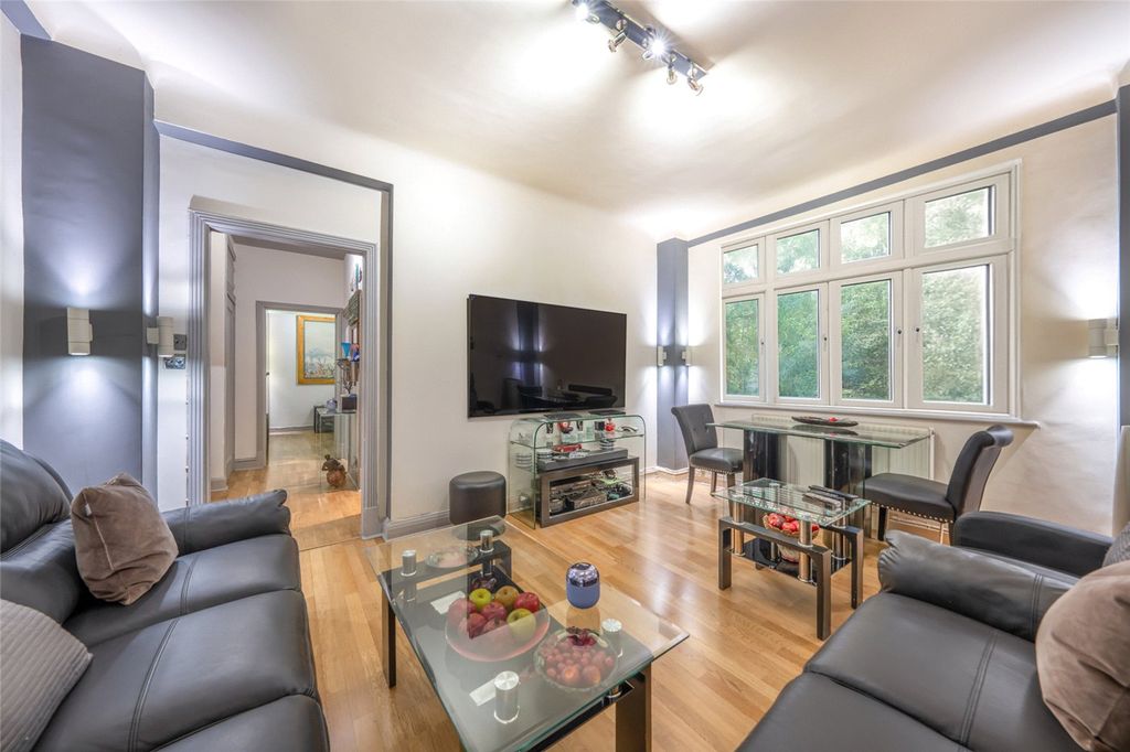 Property photo 2 of 13 Picture No. 17