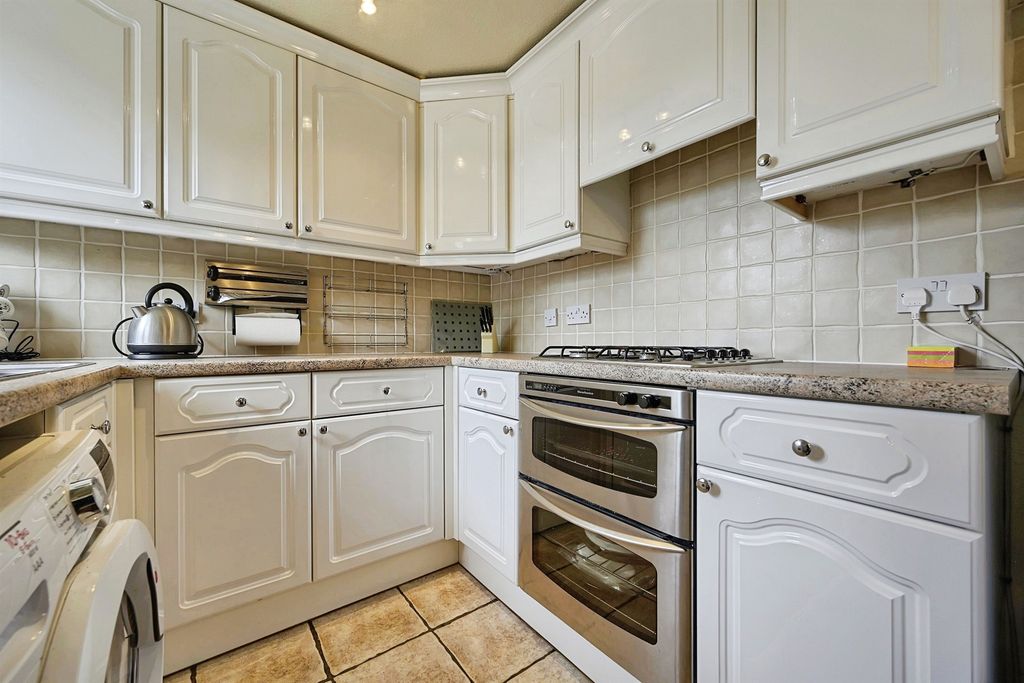 Property photo 3 of 17