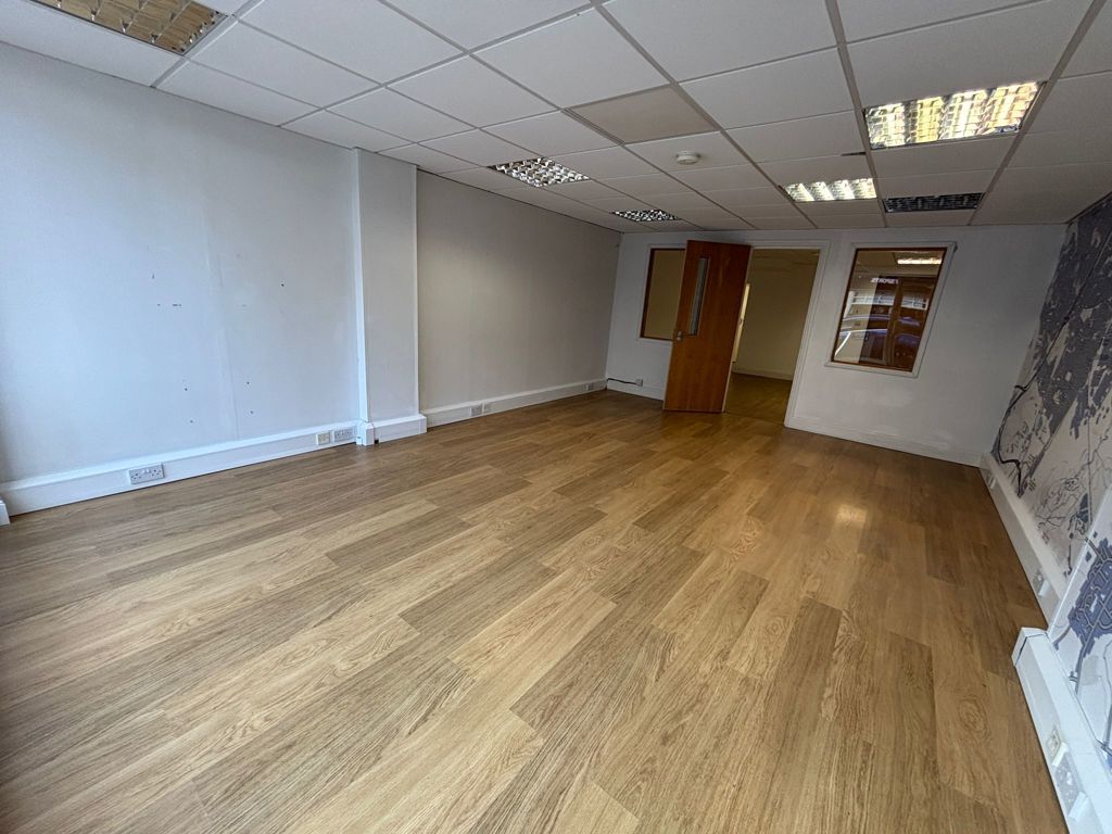 Property photo 3 of 7 Photo 9