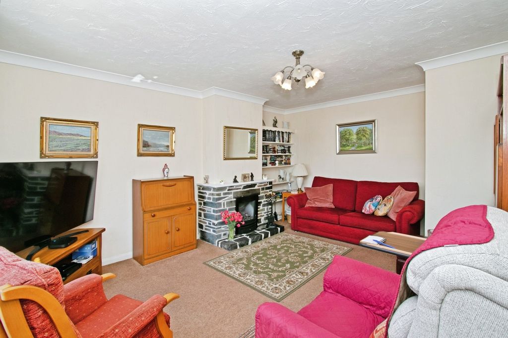 Property photo 3 of 17 Photo