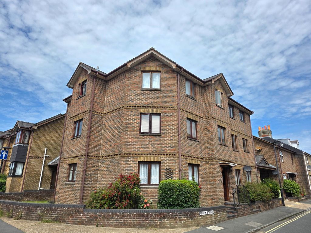 Property photo 1 of 7