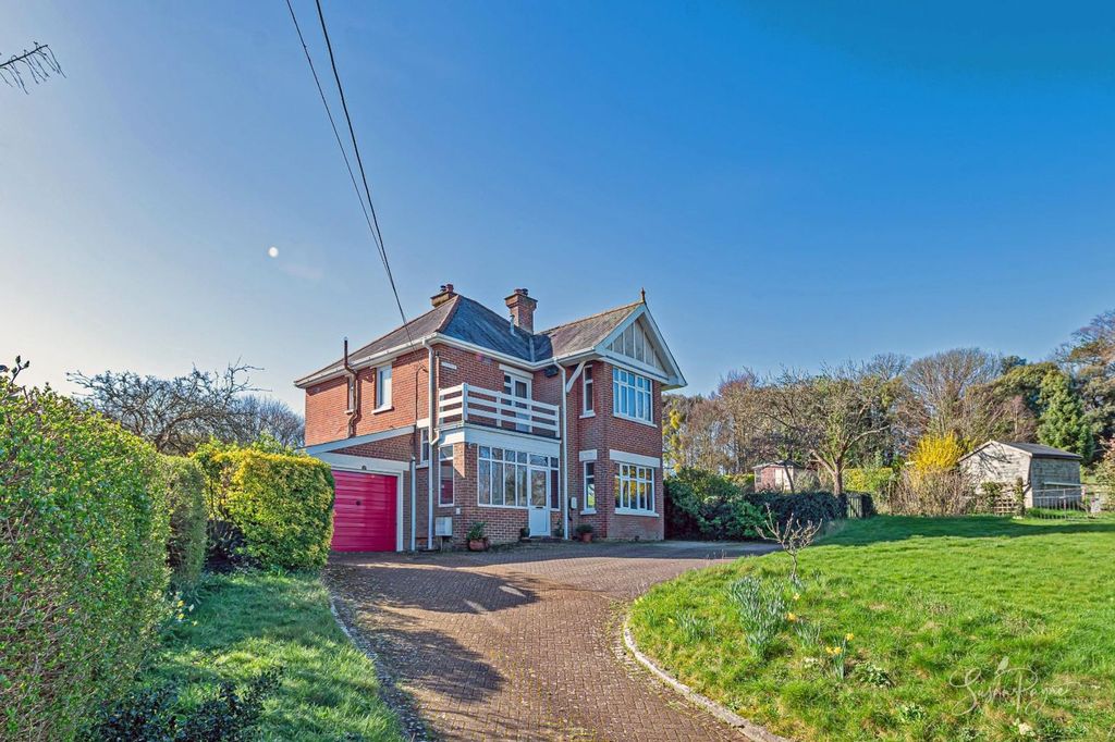 Property photo 1 of 36