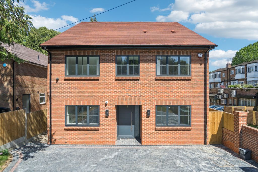 Property photo 1 of 31