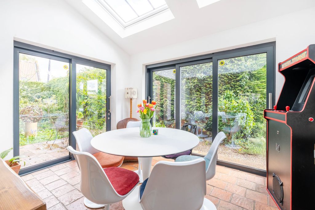 Property photo 3 of 26