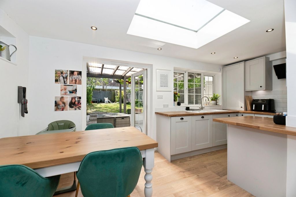 Property photo 3 of 14 Kitchen Diner