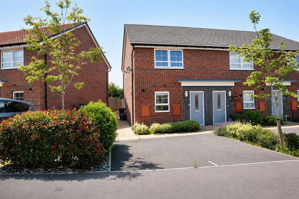 Property photo 1 of 13 c557F6Ec-d102-4d75-Bbcc-c3Dae9Afe0d1.Png