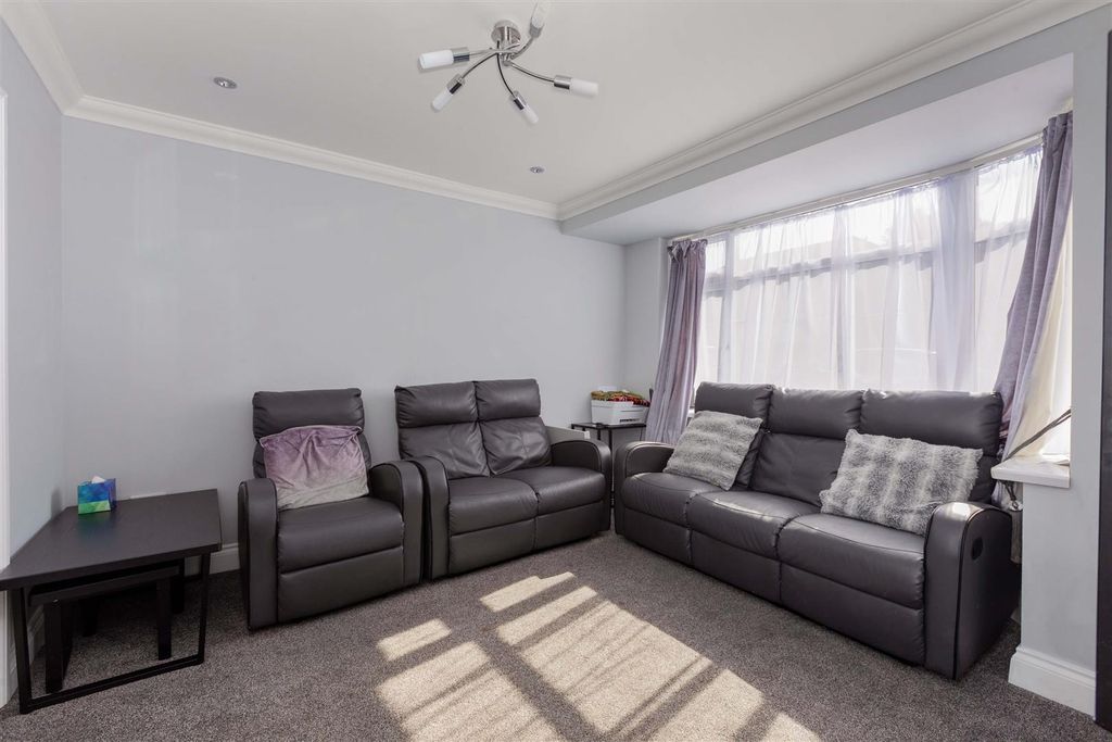 Property photo 2 of 17 22 Westgate Crescent-11.Jpg