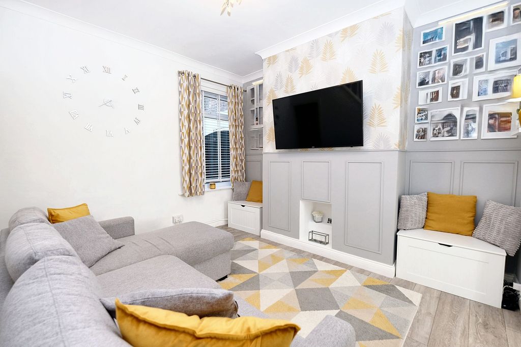 Property photo 2 of 15