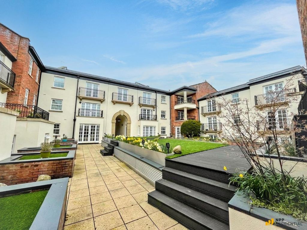 Property photo 3 of 12