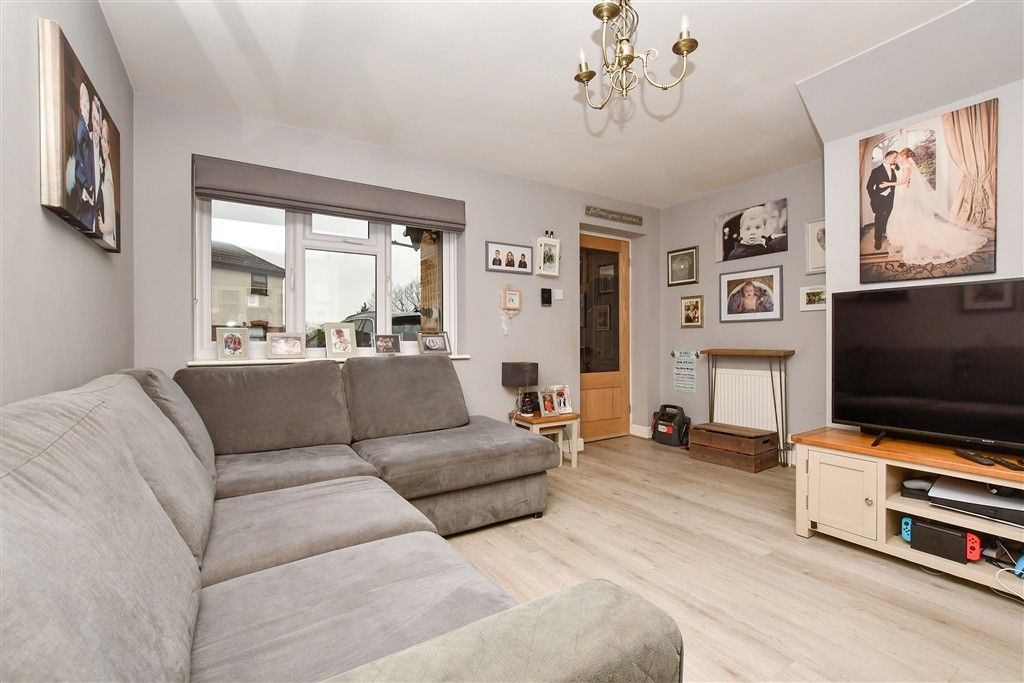 Property photo 2 of 12 Lounge