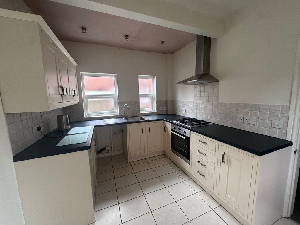 Additional image 5 of 2 bed flat to rentHydro Avenue, West Kirby CH48