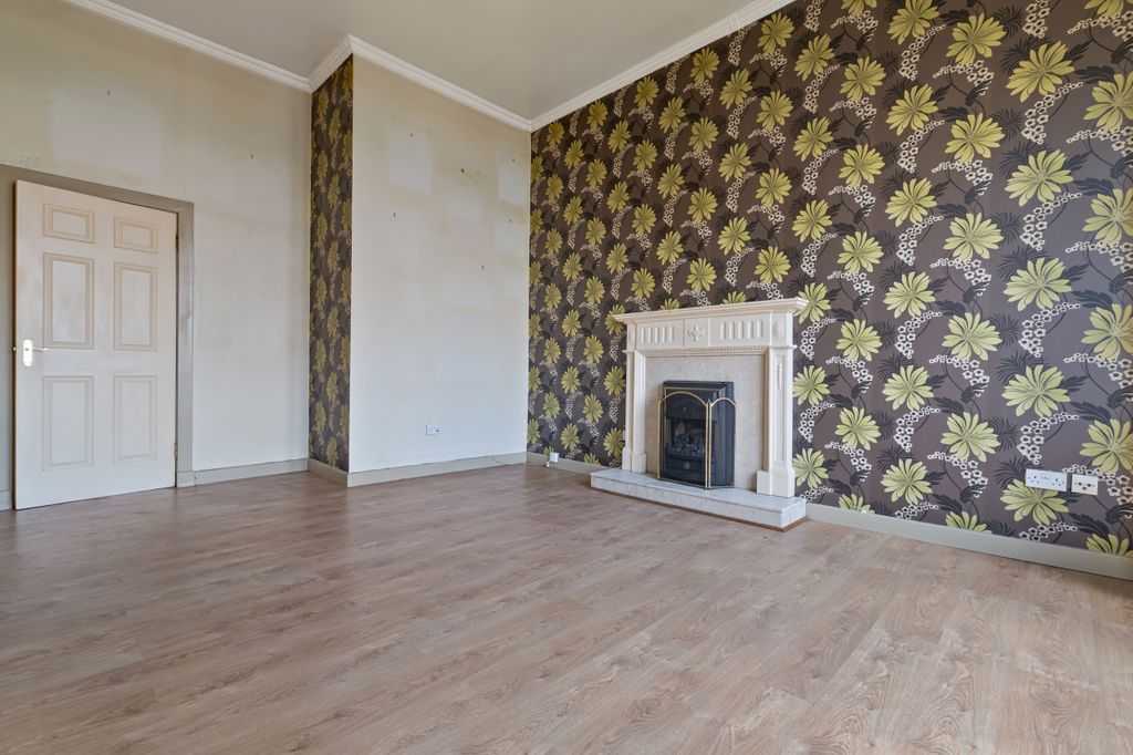 Property photo 3 of 31