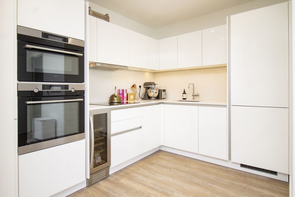 Property photo 3 of 13 Kitchen