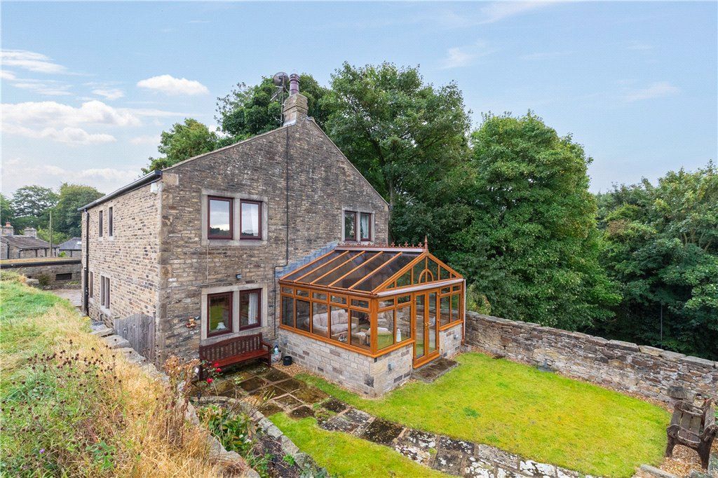 Property photo 2 of 14 External