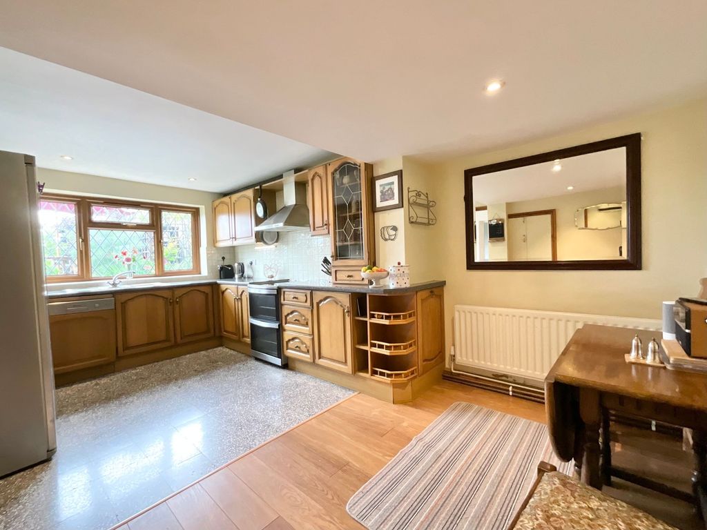 Property photo 3 of 24