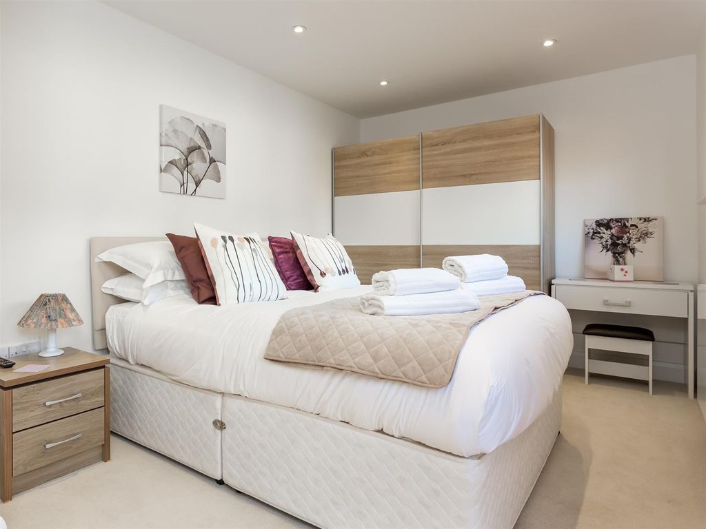 Property photo 3 of 17 20 Strand Street-22_2048_X_1536.Jpg