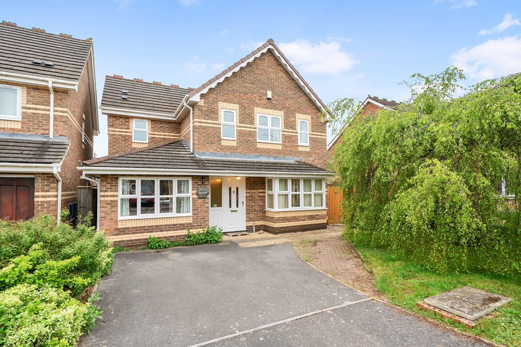 Property photo 1 of 24 .