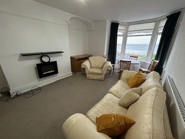 Property photo 2 of 4 Lounge With Sea Views