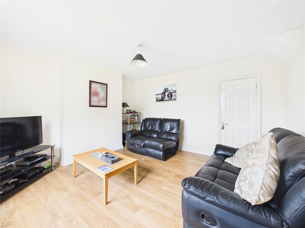 Property photo 3 of 13 Picture No. 02