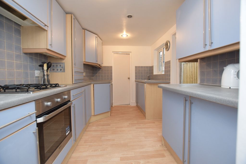 Property photo 2 of 9 Kitchen