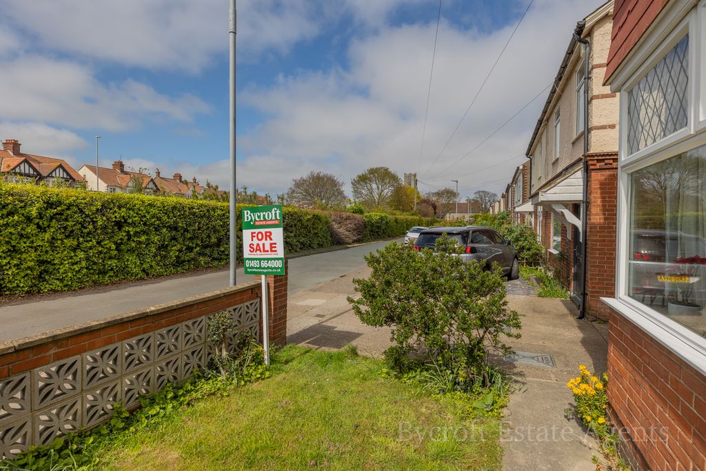 Property photo 2 of 14