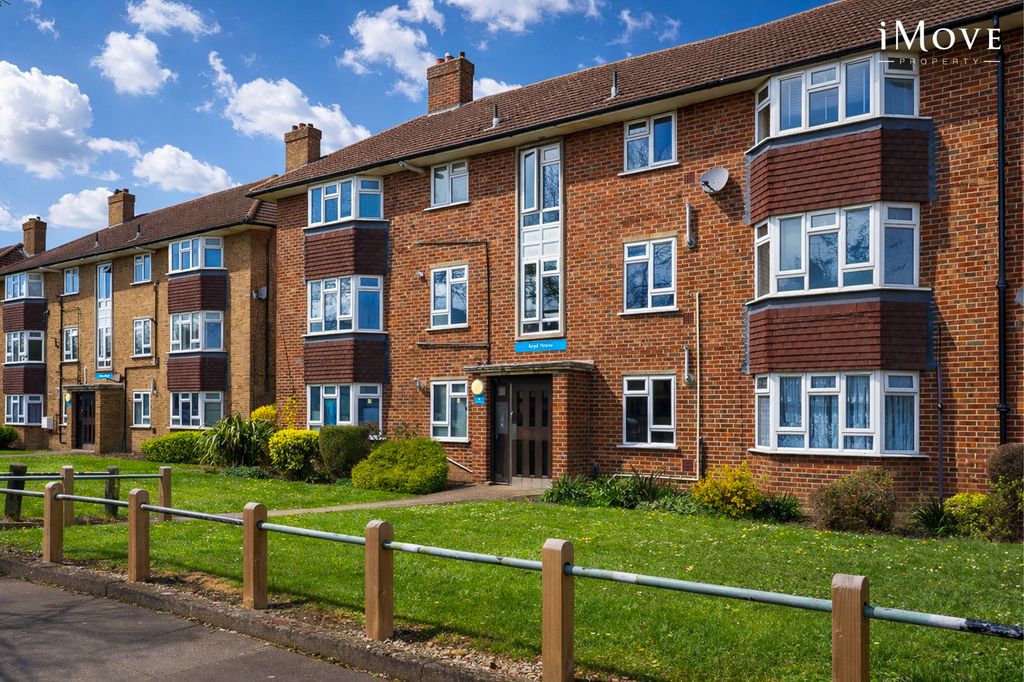 Property photo 2 of 9