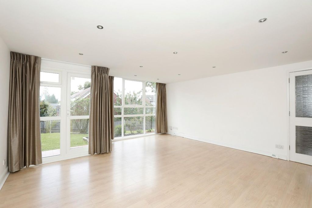 Property photo 1 of 7 R2A0921.Jpg
