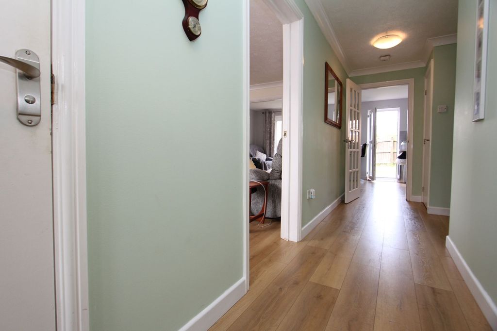Property photo 2 of 23