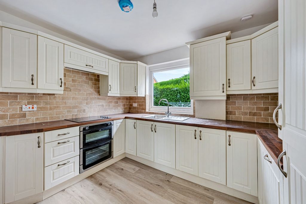 Property photo 3 of 15 4397844