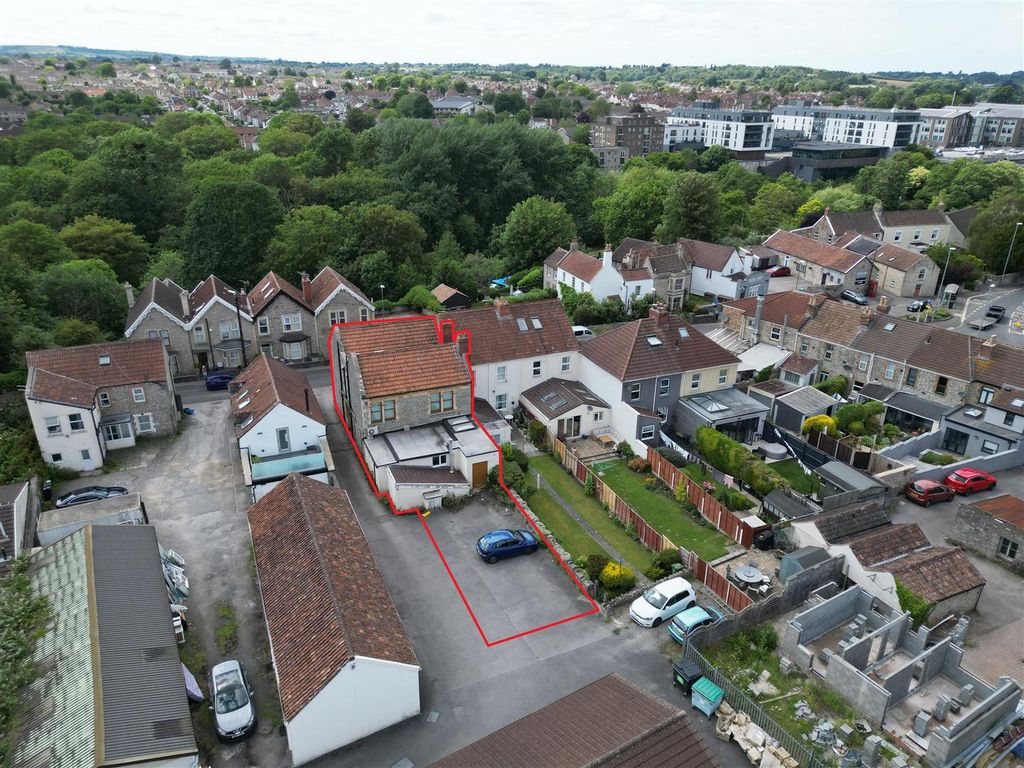 Property photo 3 of 38 Wellsway House, 9, Wellsway Keynsham, B A N E S, B