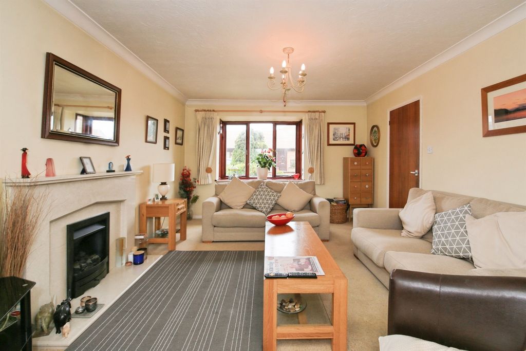 Property photo 2 of 20