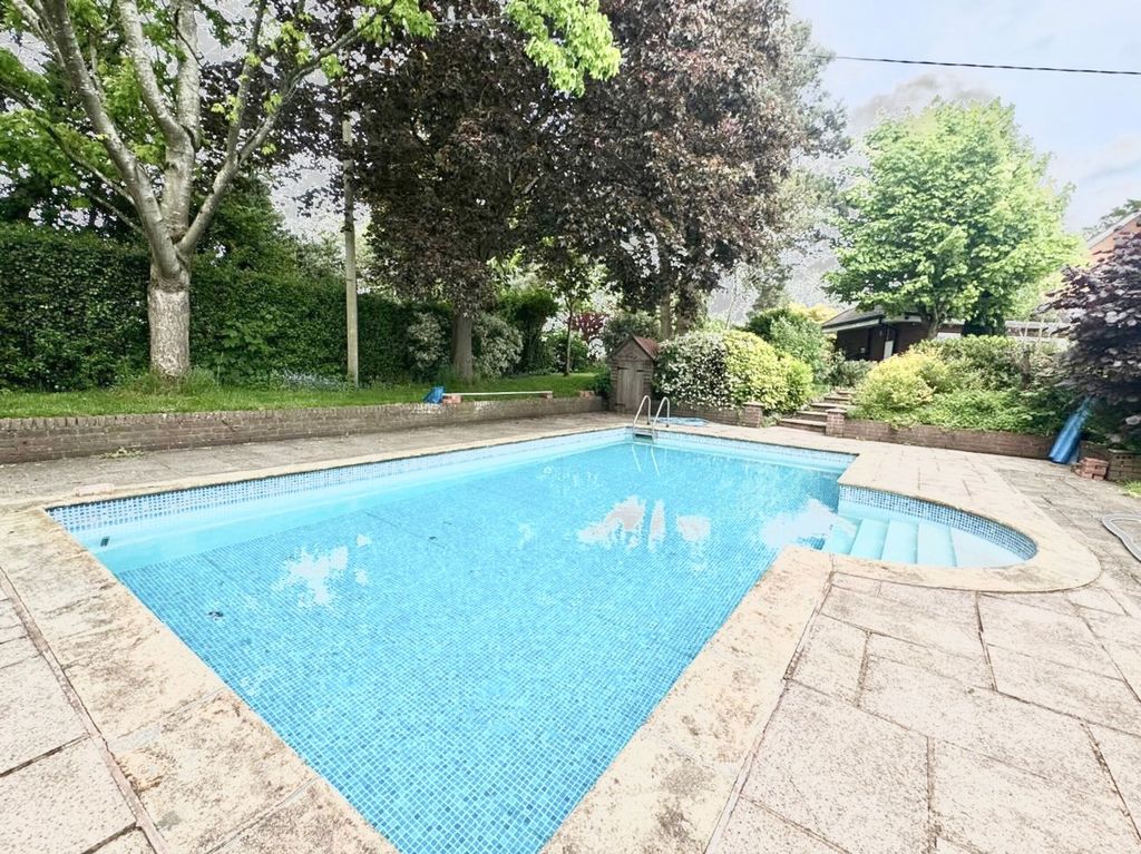 Property photo 2 of 50