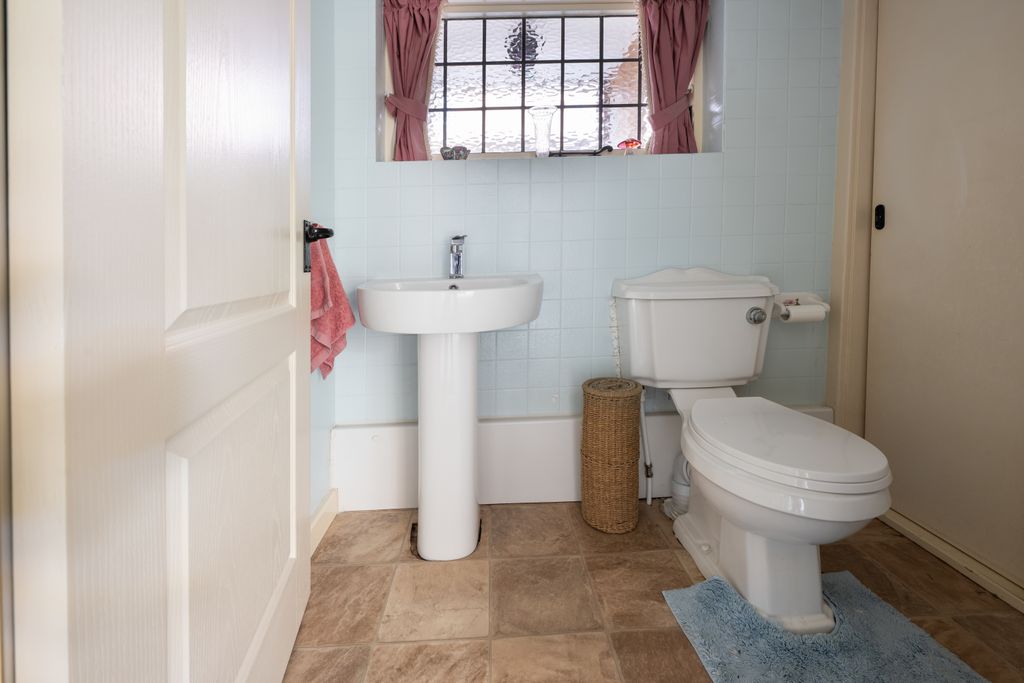 Property photo 3 of 14