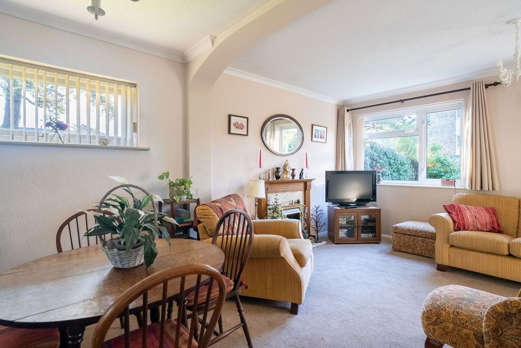 Property photo 2 of 25