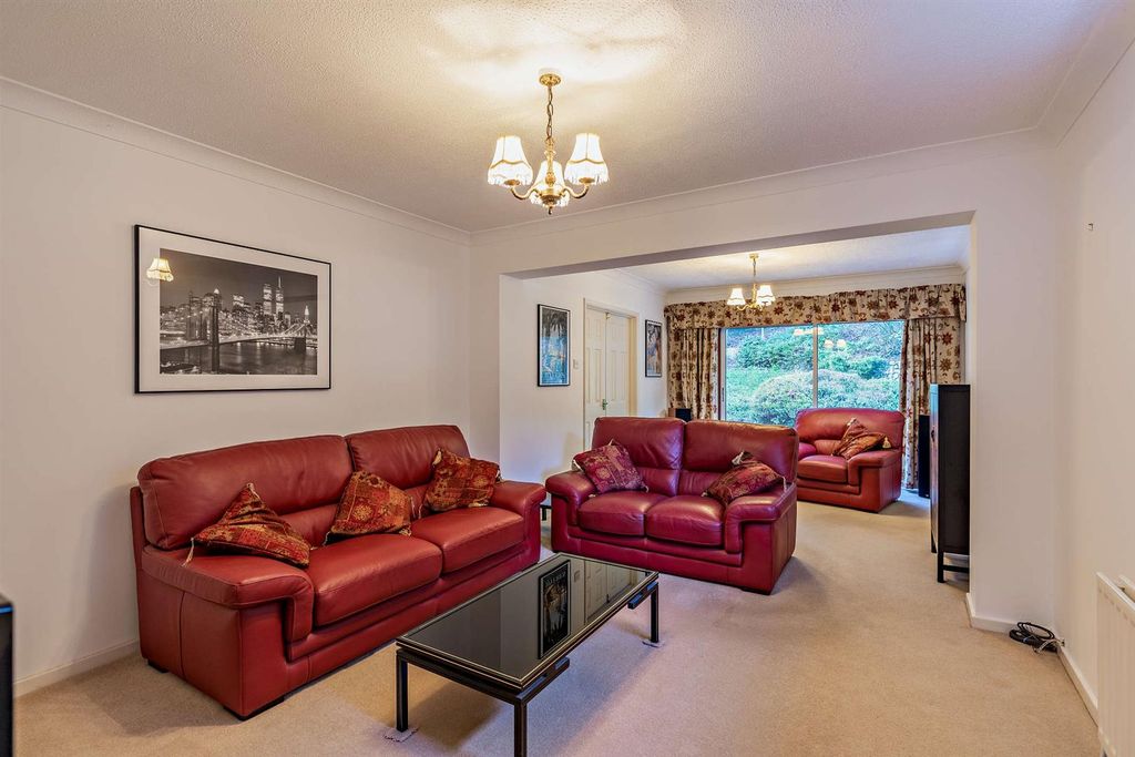 Property photo 3 of 24 8673764-Interior17-800.Jpg