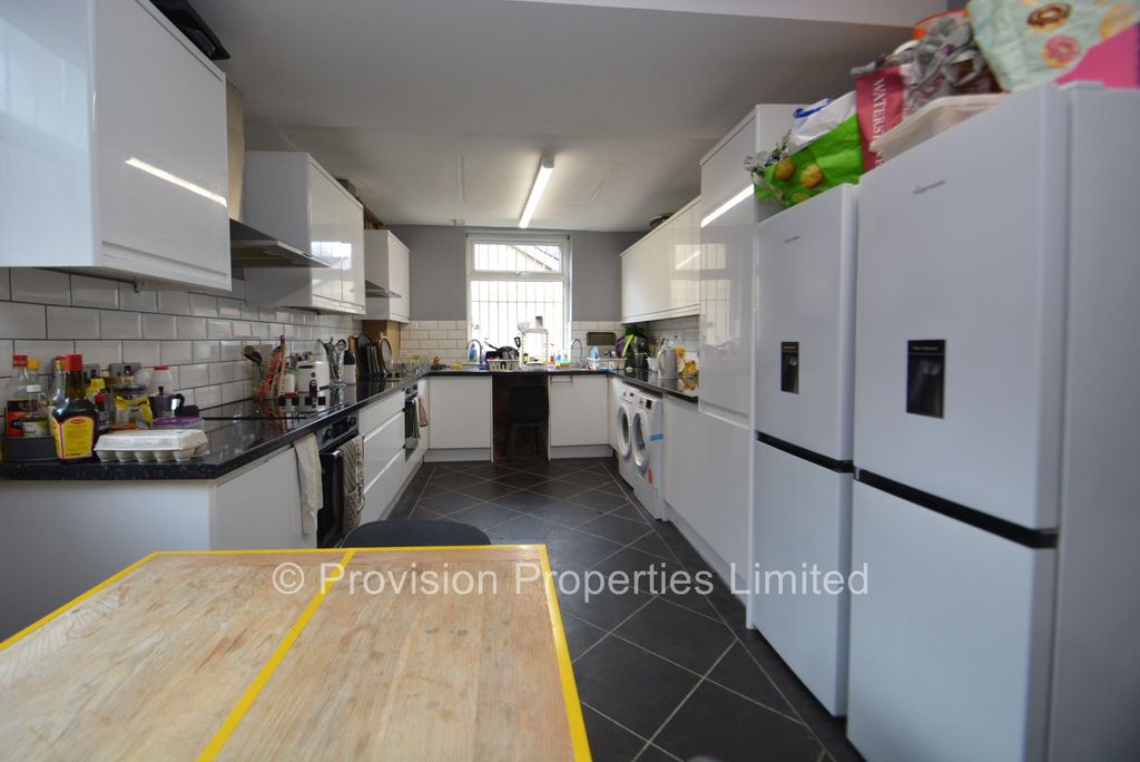 Property photo 1 of 7 Photo