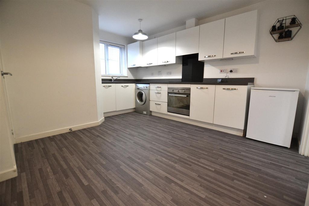 Property photo 1 of 14 206 Nort 3.Jpg