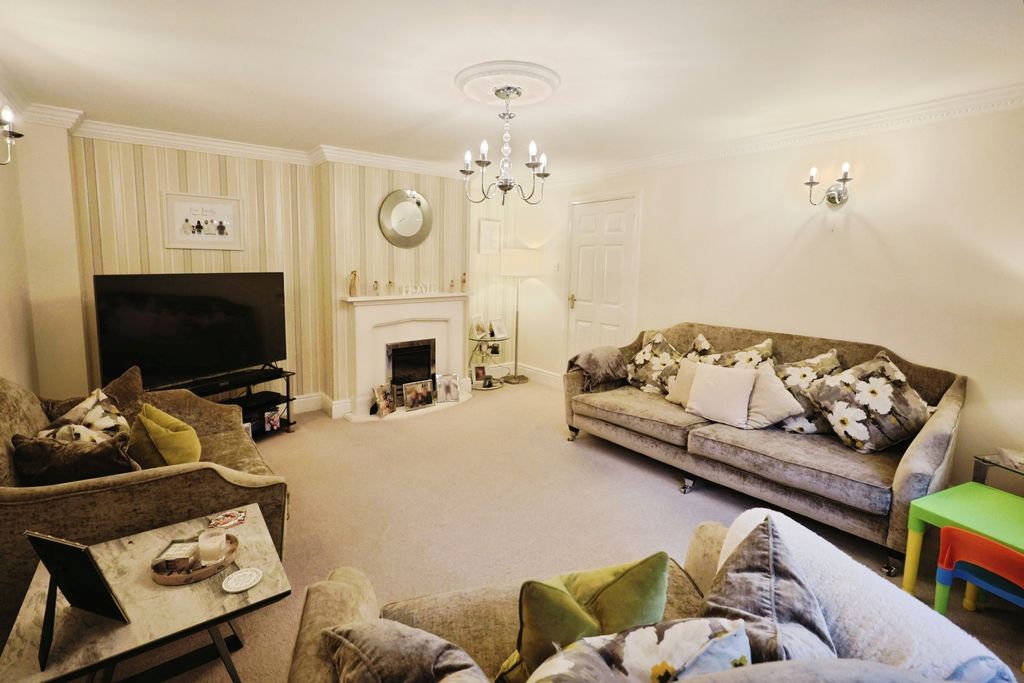 Property photo 3 of 26 Pbox-Img.Jpg