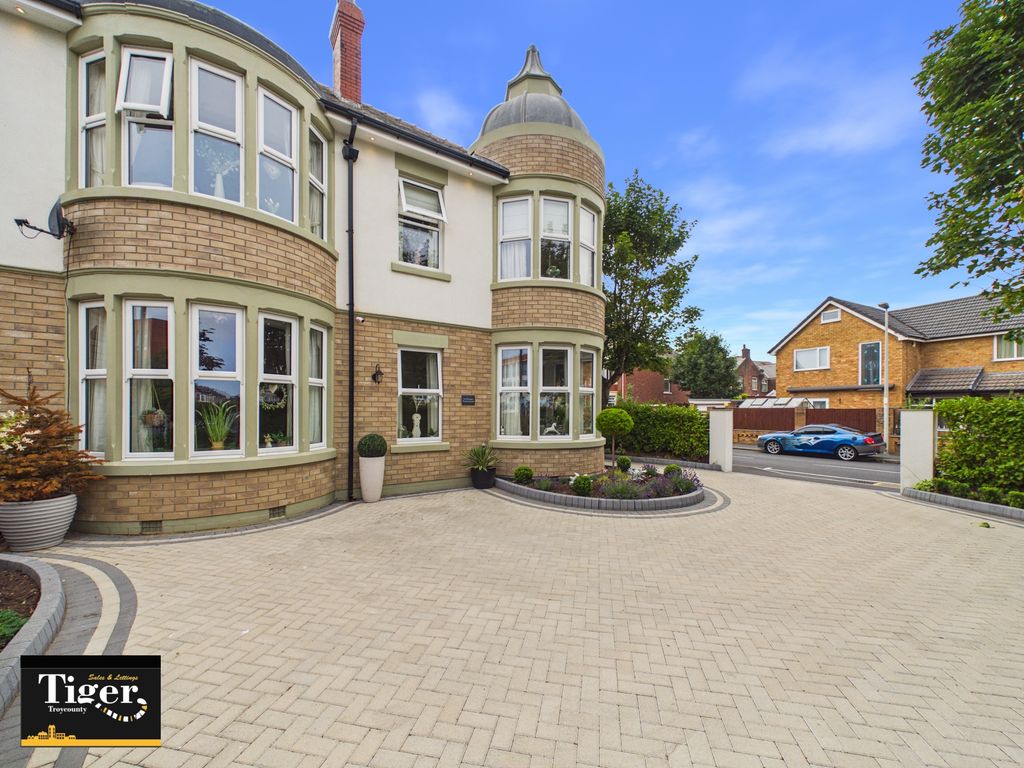 Property photo 2 of 56