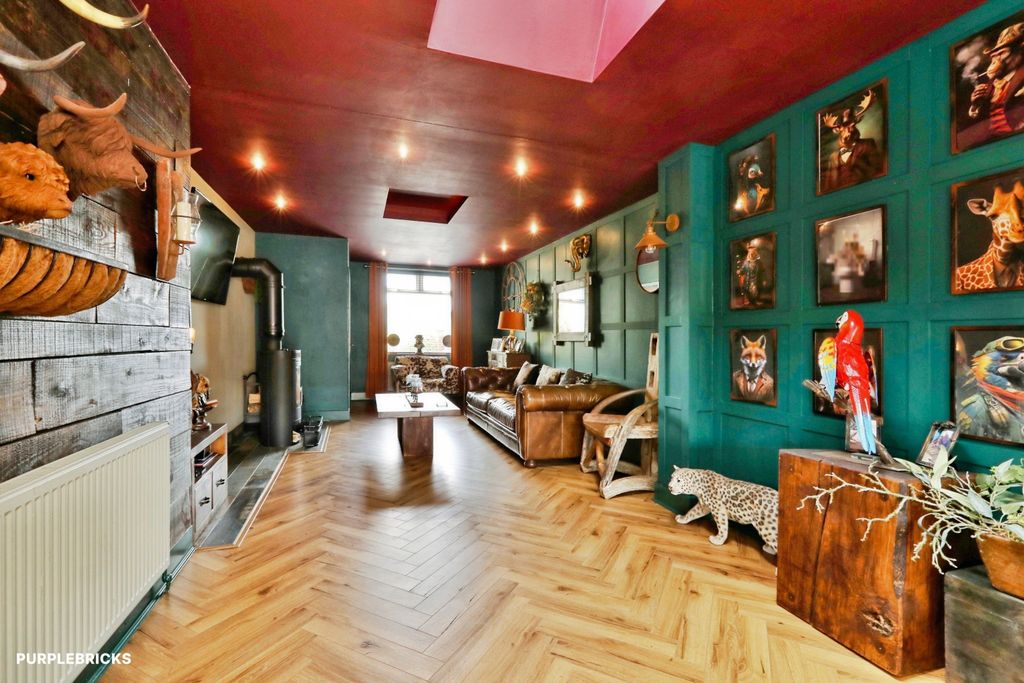 Property photo 2 of 39