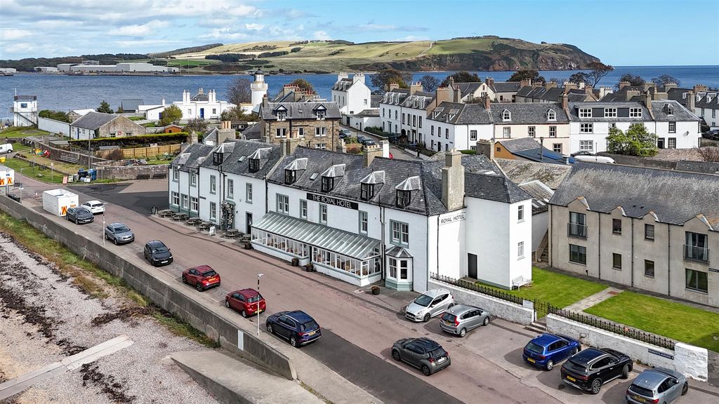 Property photo 1 of 30 Photo 0