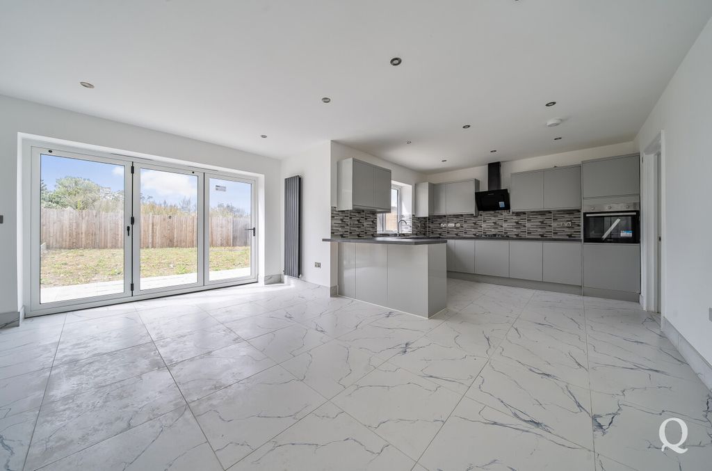 Property photo 2 of 23 c78Ddd2B-7Db3-460...