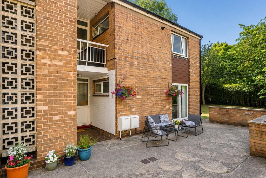 Property photo 1 of 25 External