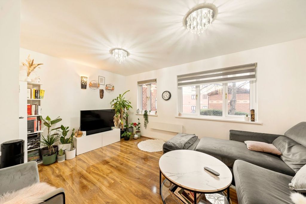 Property photo 2 of 5